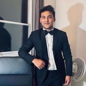 Meet your Posher, Atif